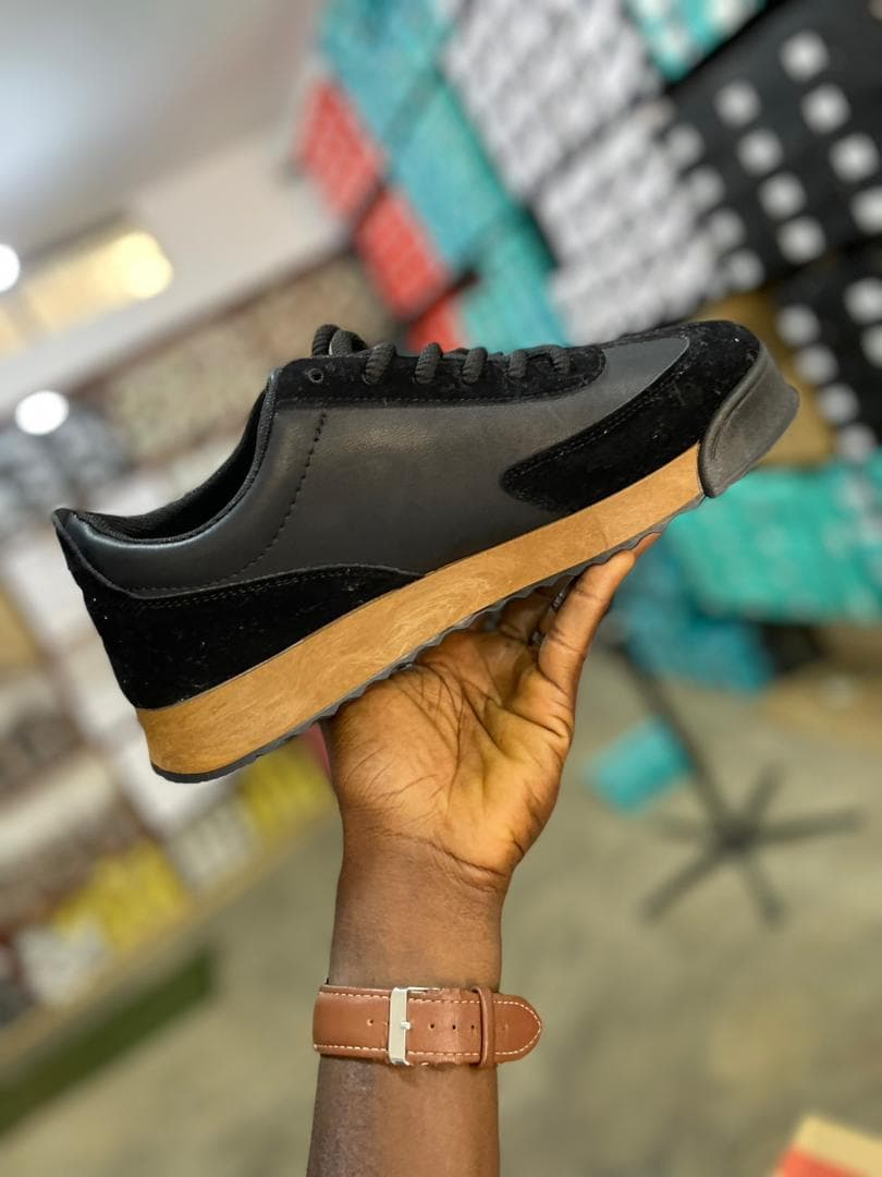 CHAUSSURE STYLE ET DURABLE  - image 2